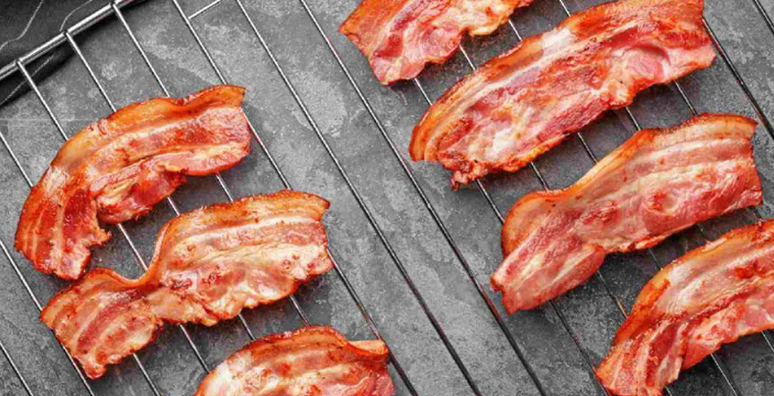 How Long Can Cooked Bacon Sit Out